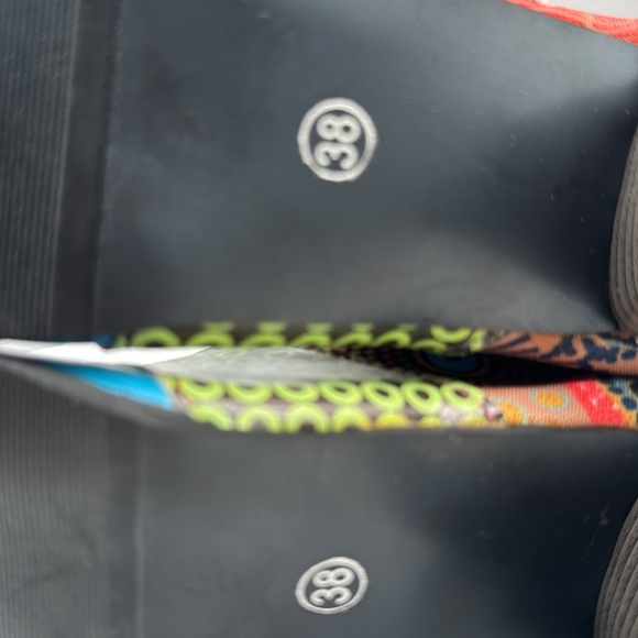 Ankle Boots Bohemian Floral Embossed eur 38 US size 7 heel 2.5” NWOT - Picture 12 of 16